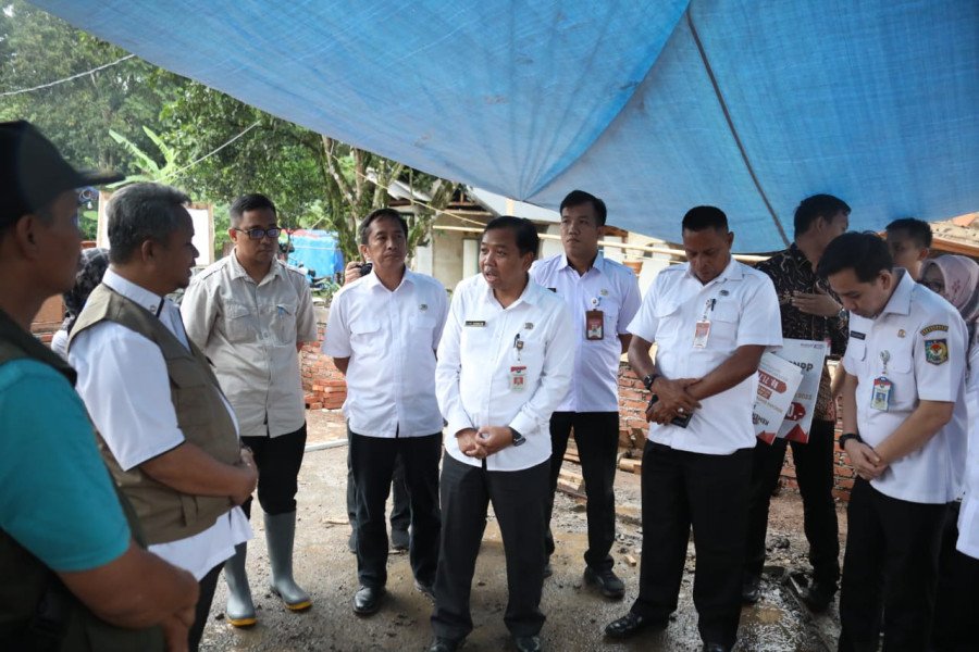 Kemendagri Dan BNPP Bangun Fasilitas MCK Untuk Korban Gempa Cianjur