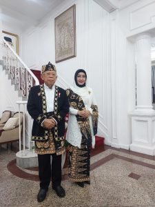 Kenakan Pakaian Adat Banten, Wapres Hadiri Upacara Peringatan Detik-Detik Proklamasi di Istana Merdeka