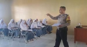 Kisah Inspirasi Bripka Sandi dan Aipda Yuniar, Anggota Polri yang Berkontribusi untuk Pendidikan dan UMKM Indonesia