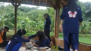 PMI Cianjur Libatkan PMR Dirikan Dapur Umum di Lokasi Banjir Cidaun