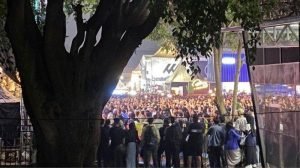 Tadi Malam Kickfest XIV Bandung Rusuh, Penonton Jebol Pintu Masuk, Banyak yang Lompati Pagar