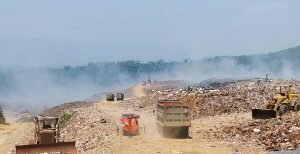 Buntut Awetnya Kebakaran TPA Sarimukti, 3 Armada Damkar KBB Turun Mesin