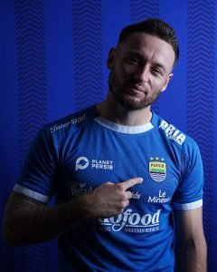Marc Klok Ingatkan Persib Bandung Tetap Rendah Hati di Puncak Klasemen Liga 1