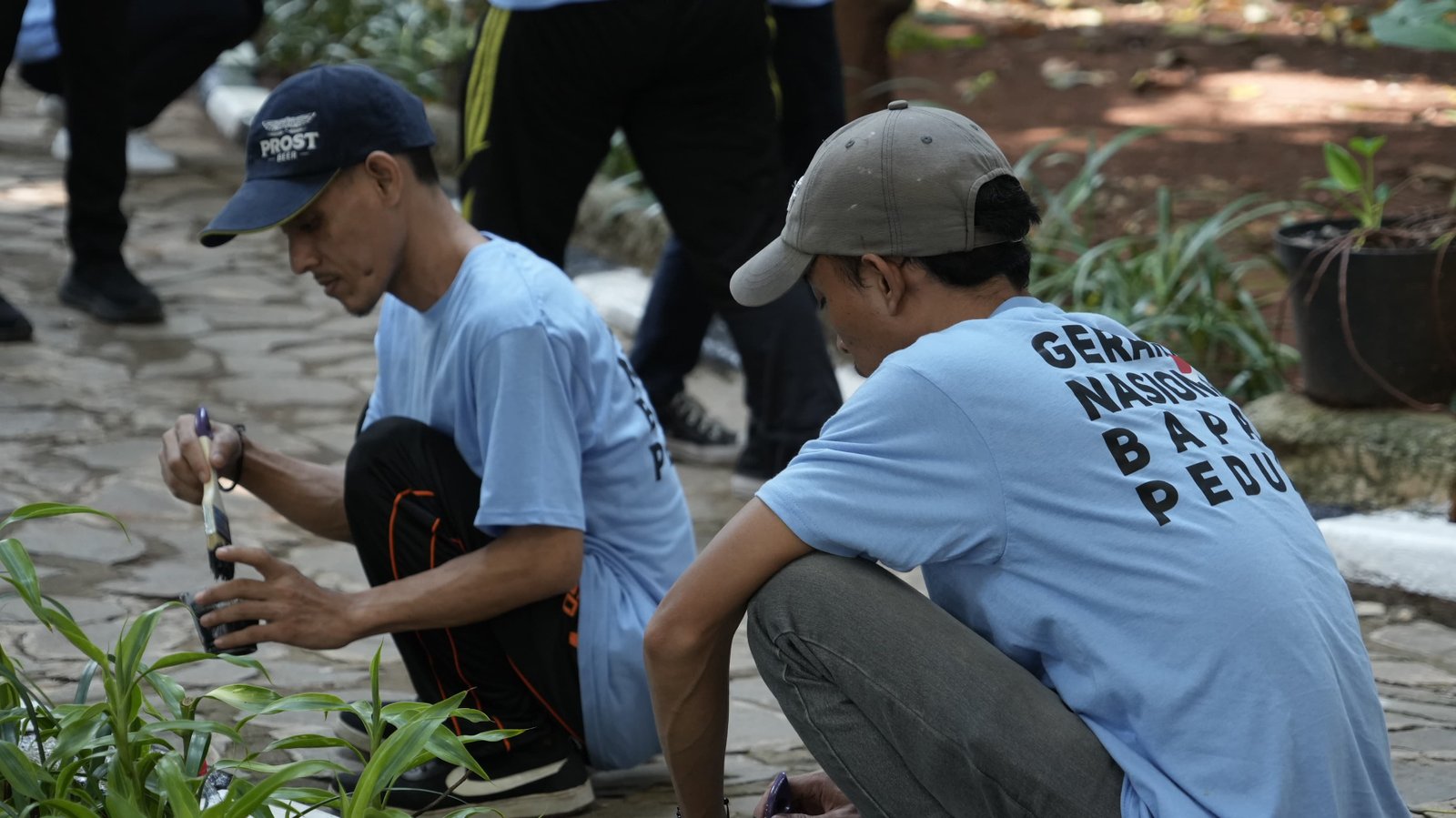 Klien Bapas Serentak Lakukan Aksi Sosial Dukung Pidana Alternatif